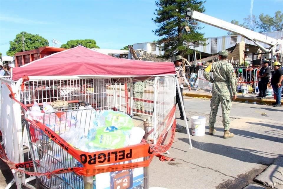 Militares participan en los trabajos requeridos.