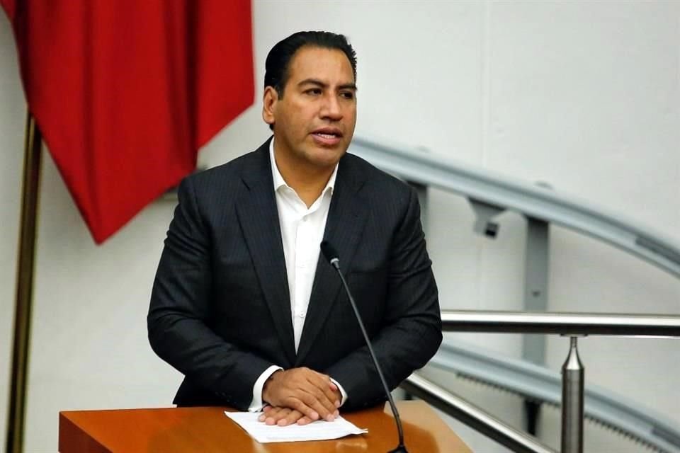El Gobernador de Chiapas, Eduardo Ramírez, anunció la prohibición de peleas de gallos y carreras de caballos en el Estado como parte de una iniciativa de reforma a Código Penal que envió al Congreso Estatal.
