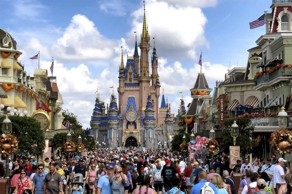 A partir del 24 de octubre, Disney ofrecerá entradas para niños de entre 3 y 9 años en los parques temáticos de Disneyland Resort por 50 dólares al día.