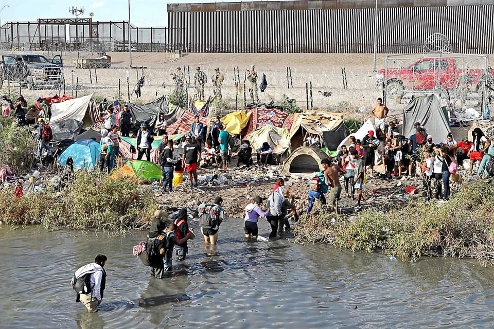 Miles de migrantes intentaron cruzar la frontera en Ciudad Juárez.