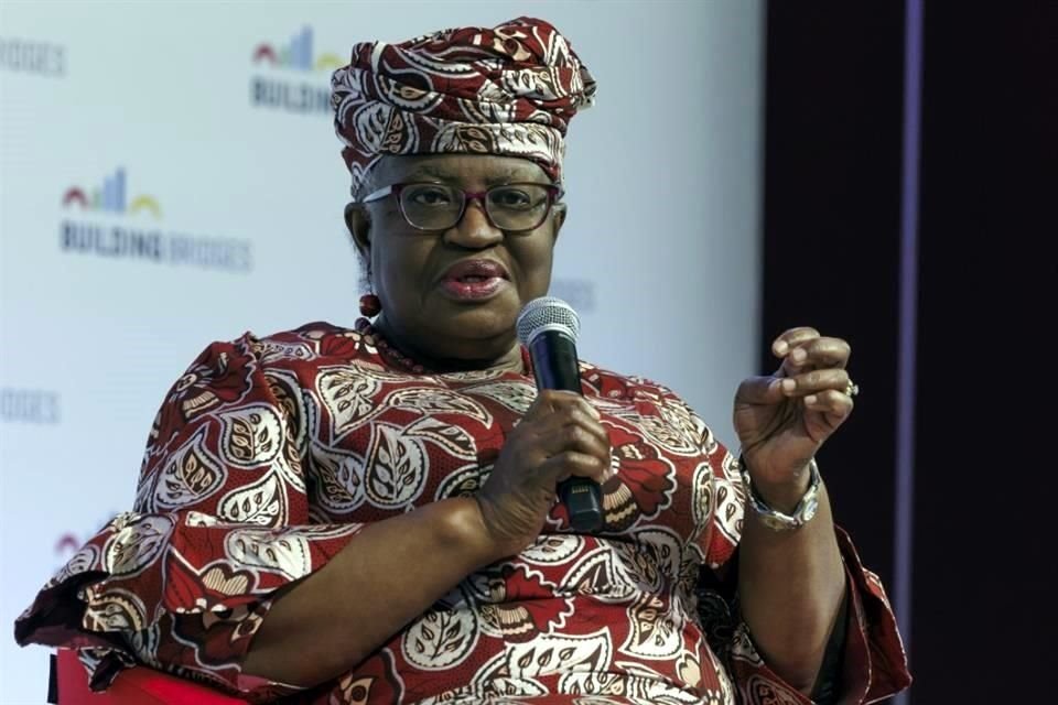 Ngozi Okonjo-Iweala, directora de la OMC, dijo que la desaceleración del comercio prevista para 2023 es preocupante.