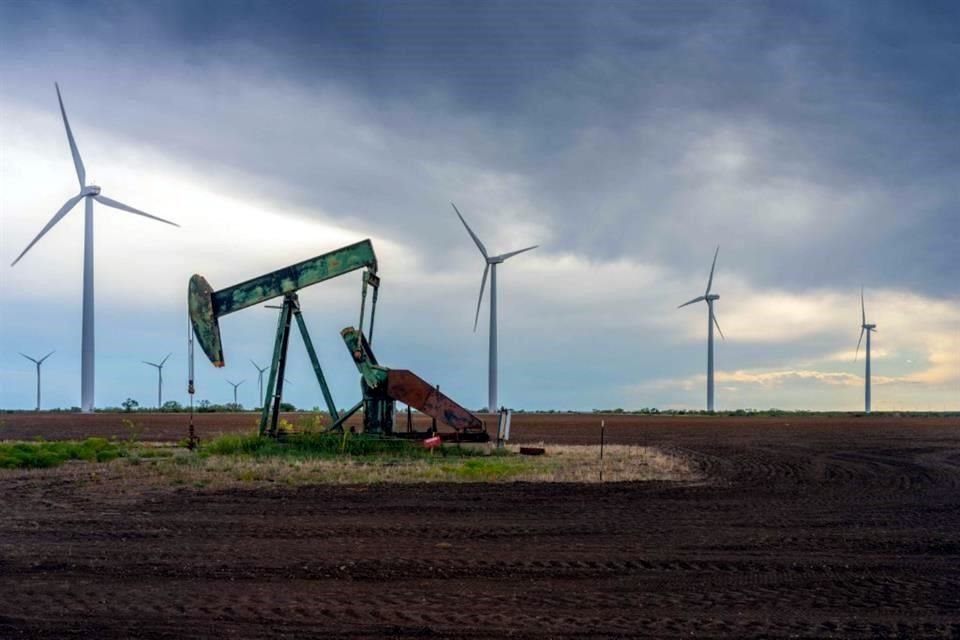 El miércoles, los precios del petróleo cayeron a mínimos en cinco meses.