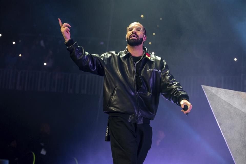 El rapero Drake anunció que parará su carrera por un año o más, porque durante algún tiempo ha estado batallando con problemas gástricos.