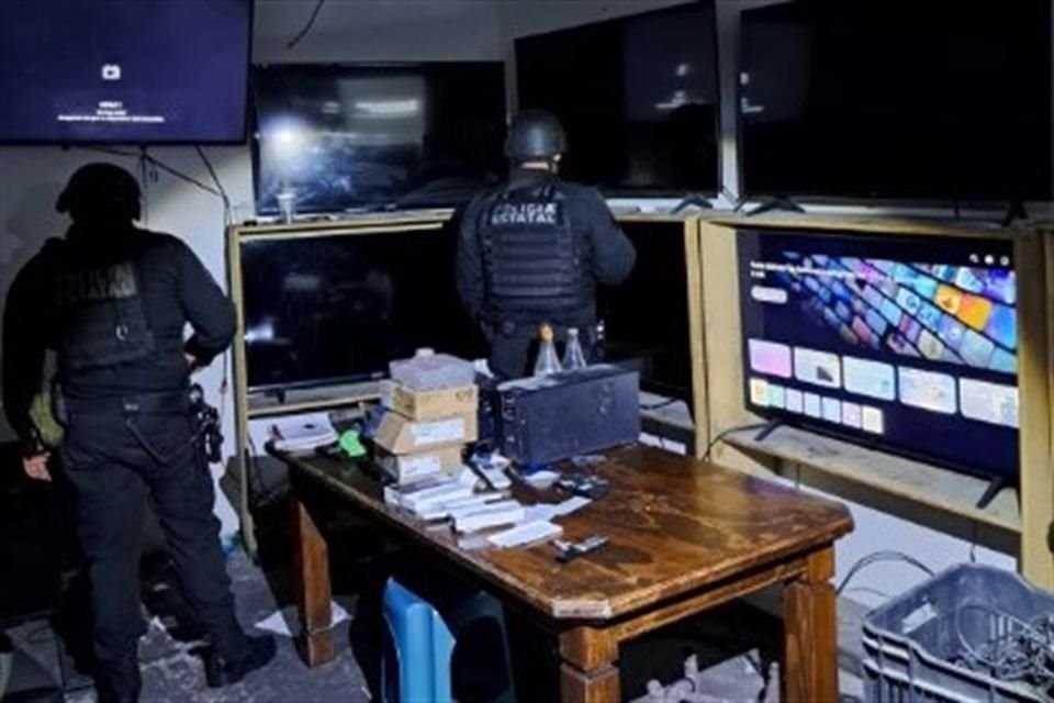 Los sistemas de videovigilancia clandestina hallados en Teocaltiche funcionaban con cámaras de vigilancia instaladas en comercios locales.