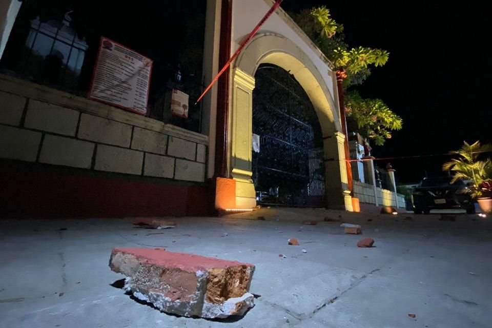 Una iglesia ubicada en San Sebastián Tutla, a 15 minutos del centro de Oaxaca, tuvo algunos daños.