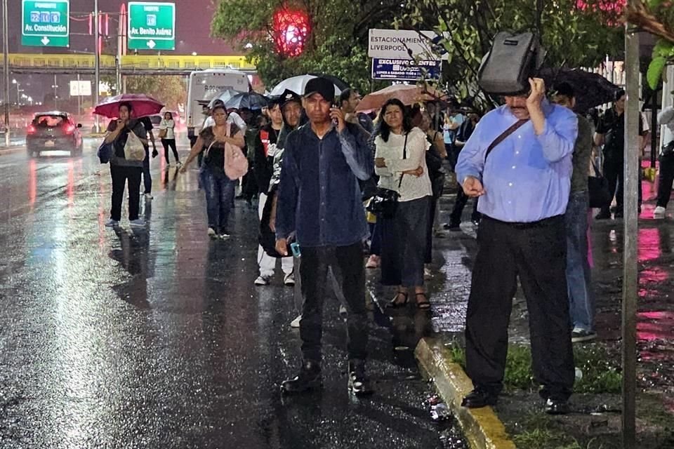 Solicitaron estar atentos a las indicaciones de las autoridades, pero en la medida de lo posible tener las unidades en operación.