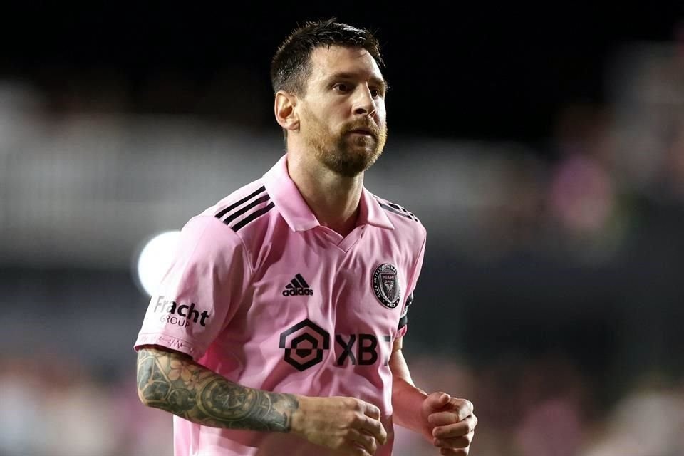 El futbolista que se quedó con la camiseta de Messi luego del partido El  Salvador-Inter Miami