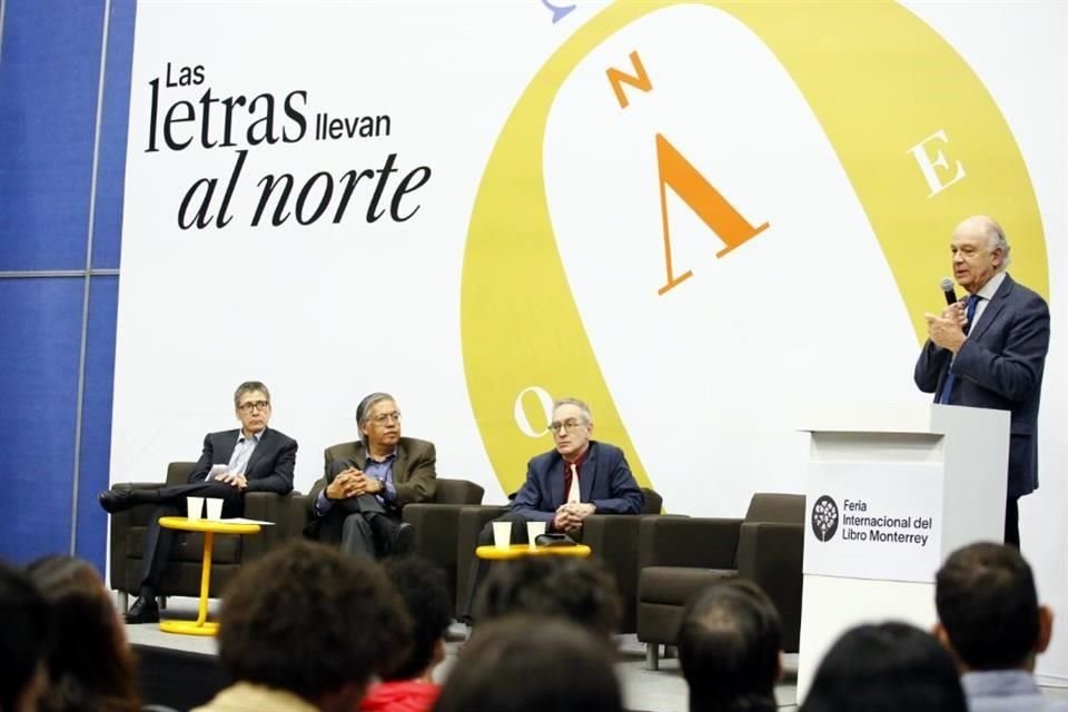 La mesa principal del homenaje en la FIL de Monterrey estuvo a cargo de Armando González Torres, Fernando García Ramírez, Christopher Domínguez Michael y Enrique Krauze.