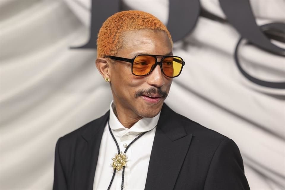 Pharrell Williams en el desfile de Louis Vuitton y el look que