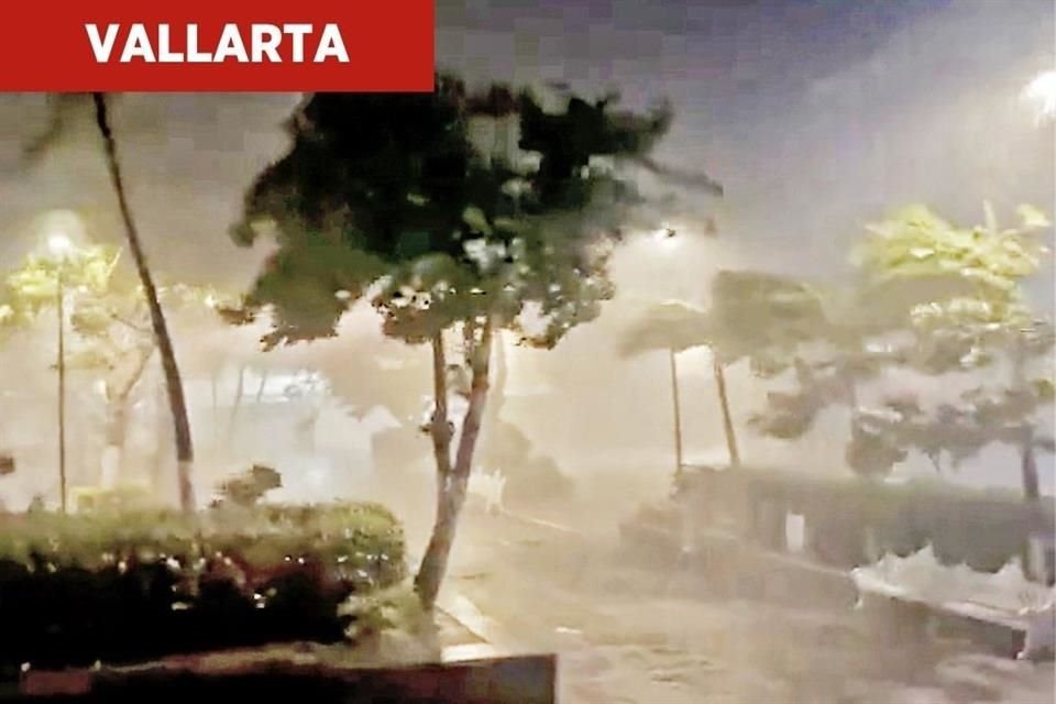 El ciclón 'Lidia' provocó fuertas lluvias en Vallarta.