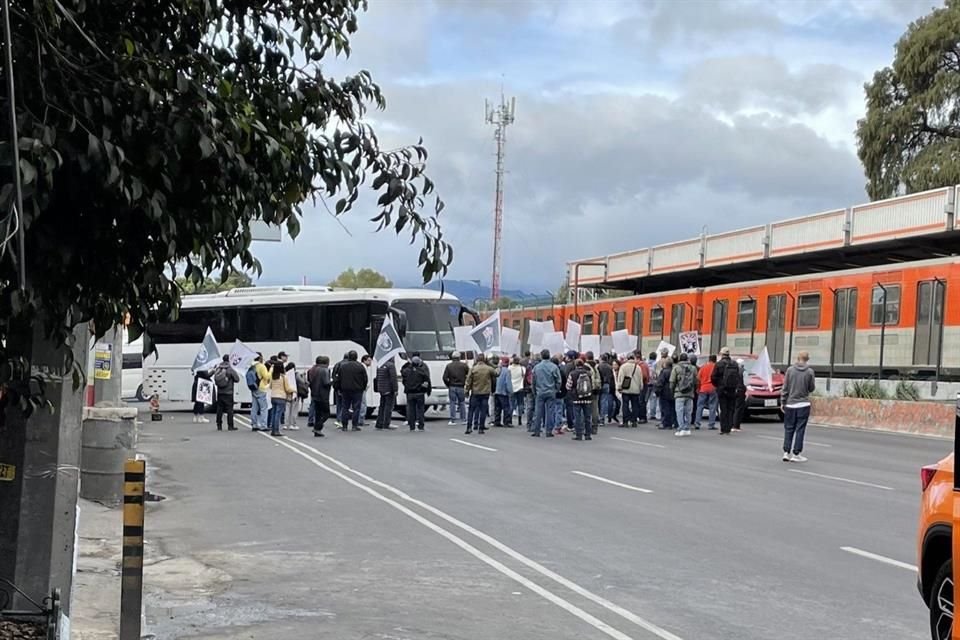 'Encontrarás bloqueo sobre Calzada de Tlalpan y Corredores, Colonia Country Club', informó el C5.