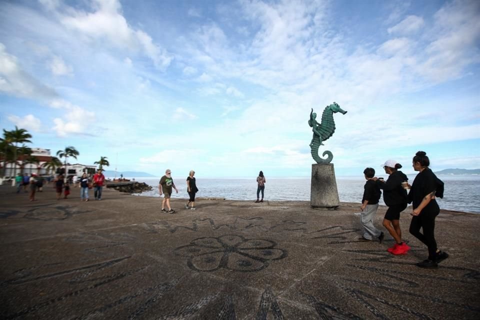 Dos muertos es el saldo que dejó el huracán Lidia, categoría 4, en su paso por las costas de Jalisco y Nayarit.