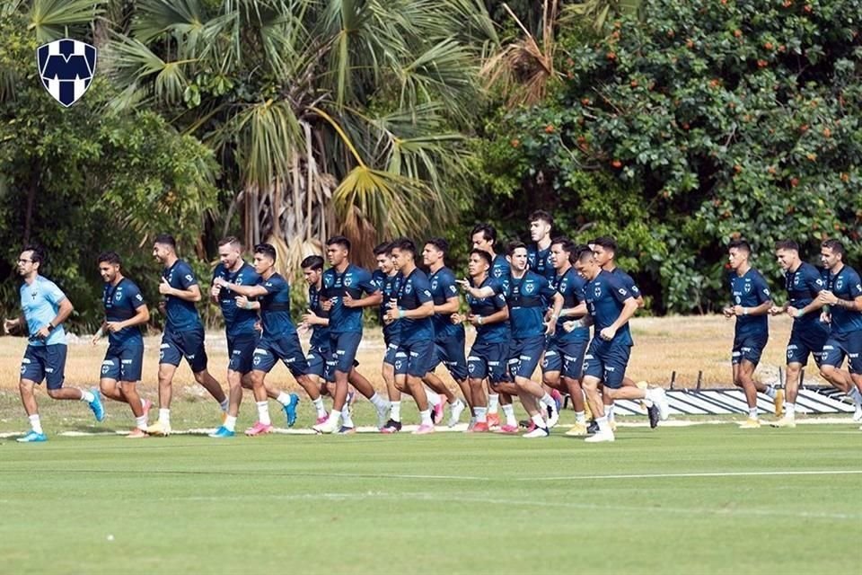 El cuadro de Javier Aguirre arrancó esta mañana con los trabajos en la Riviera Maya.