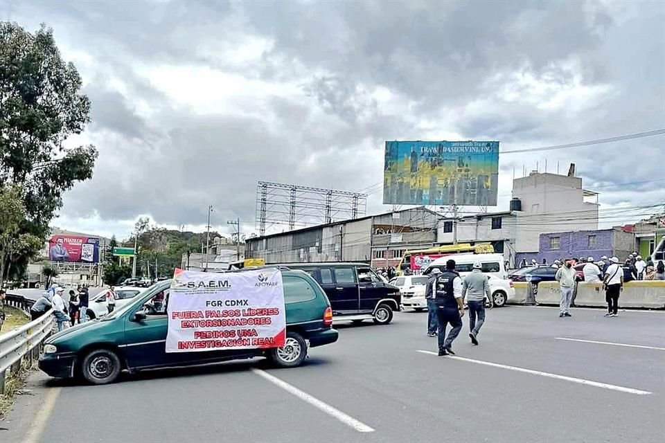 El bloqueo en distintos puntos del Valle de México comenzó a las 09:00 horas.