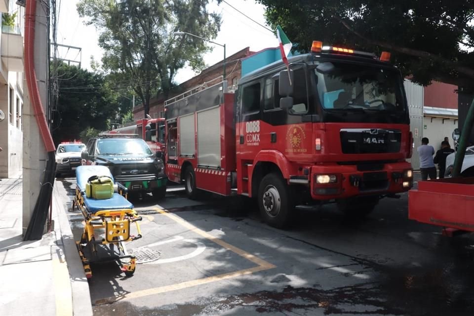 'Afortunadamente llegaron muy rápido y prácticamente fue cosa de algunos minutos para que lo apagaran', relató un hombre que vive a media cuadra. 