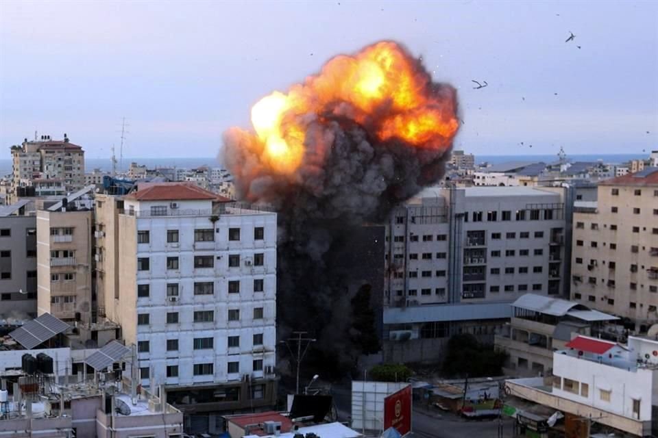 Los bombardeos israelies han matado al menos a 13 extranjeros, dijo Hamas.