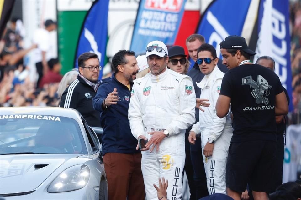 Patrick Dempsey arribó a la CDMX al volante de su Porsche 718 Cayman, durante su participación en la tradicional Carrera Panamericana.