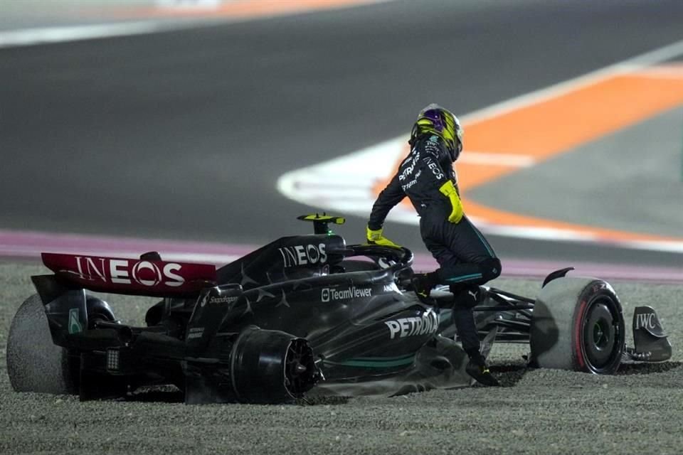 El incidente de Lewis Hamilton en el Gran Premio de Qatar sería un preámbulo para que la FIA endurezca las sanciones por cruzar la pista en un futuro.