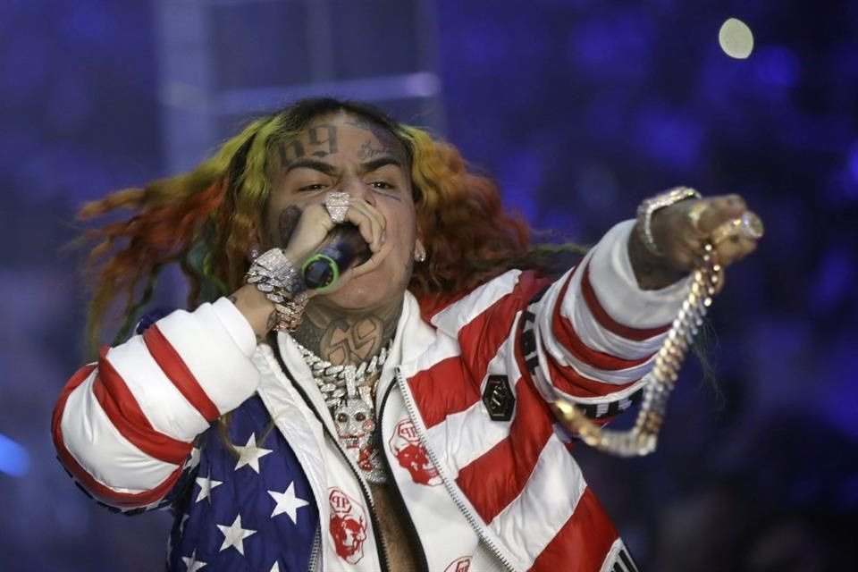 El rapero Tekashi 6ix9ine fue arrestado en República Dominicana por presuntamente agredir a un productor.