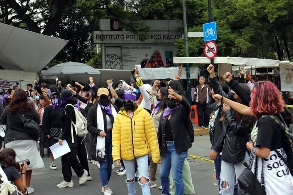 Estudiantes piden atención de autoridades ante el reciente caso de violencia digital.