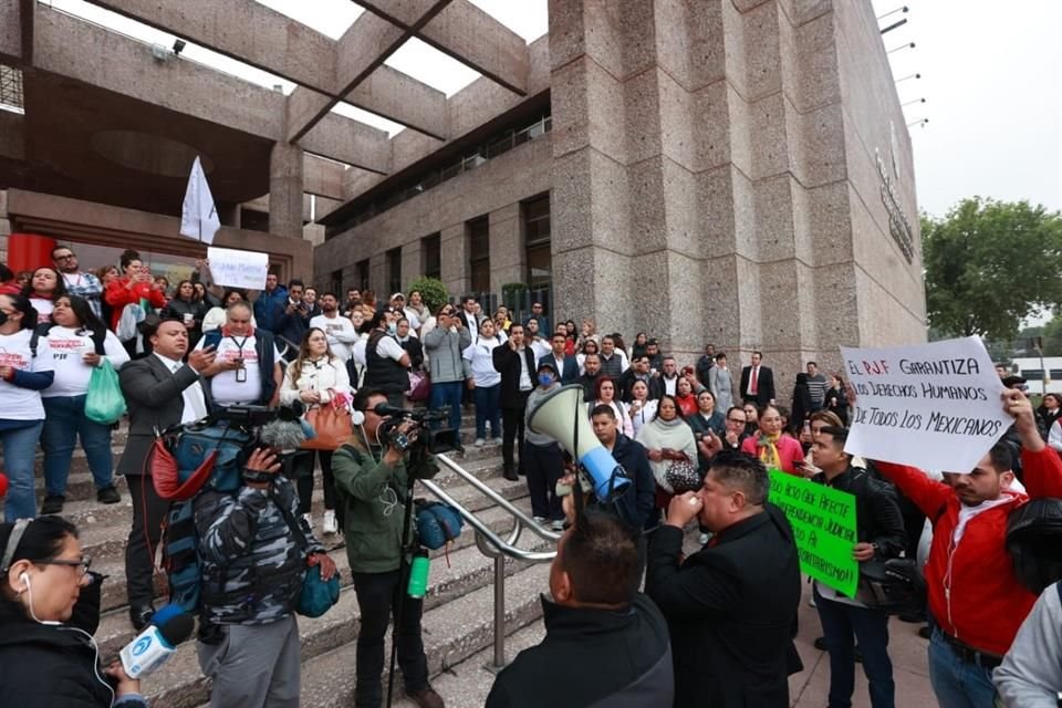 La convocatoria para hoy contempla protesta pacífica, sin suspensión de labores.