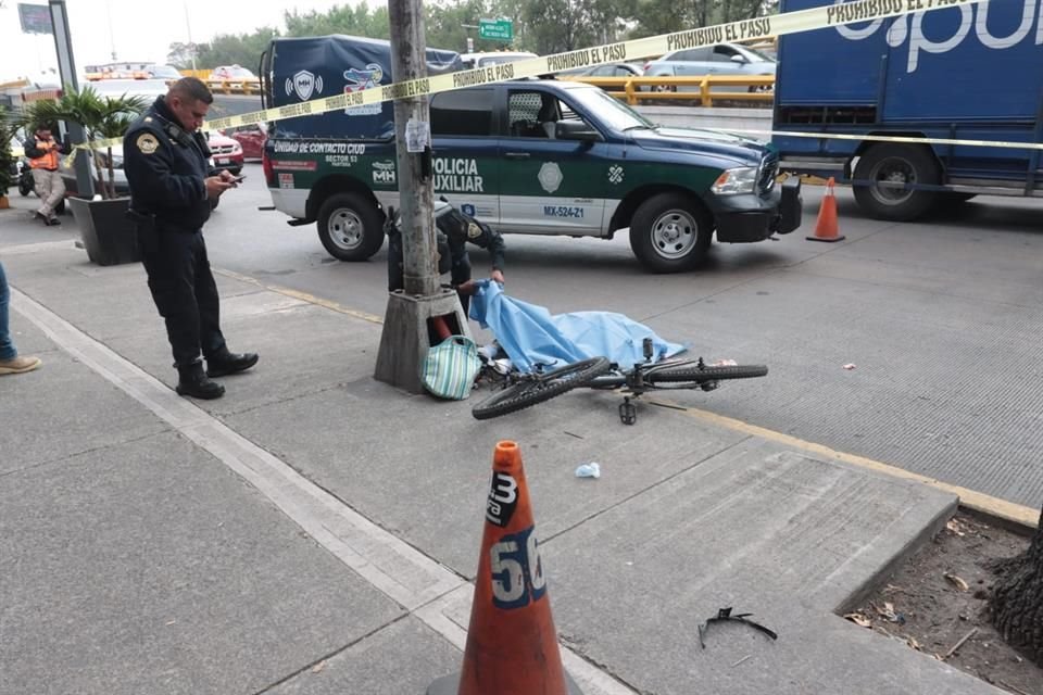 El accidente ocurrió, a la altura de Calle Nopaltzin, en la Colonia Tlaxpana. 