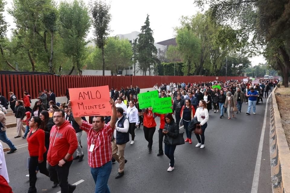 Los inconformes aseguran que AMLO miente sobre las afectaciones laborales en el PJF.