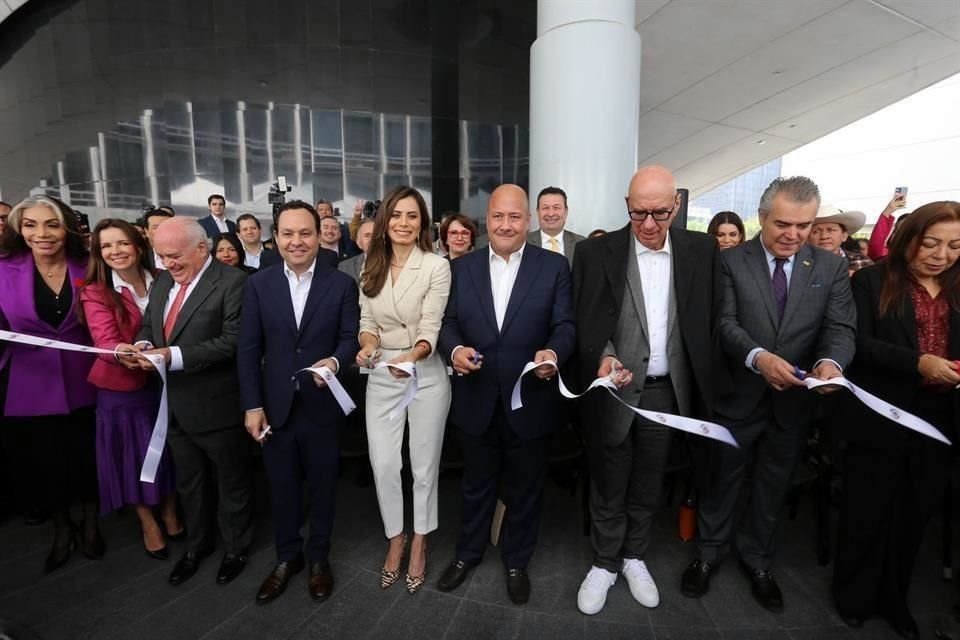 En el Senado fue inaugurado el Museo Efímero para conmemorar los 200 años de fundación del Estado de Jalisco.