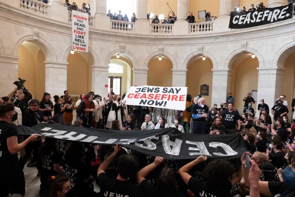 Miembros de la comunidad judia protestaron en Washington y pidieron un cese al fuego en Gaza.