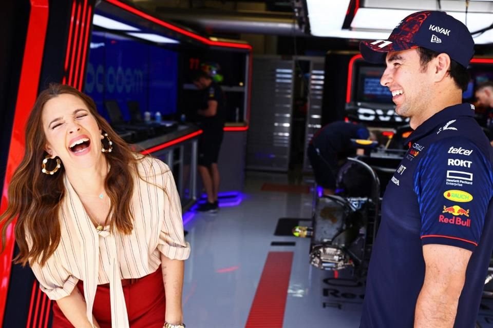 Drew Barrymore y Checo Pérez pasaron un momento agradable en el paddock de Red Bull.