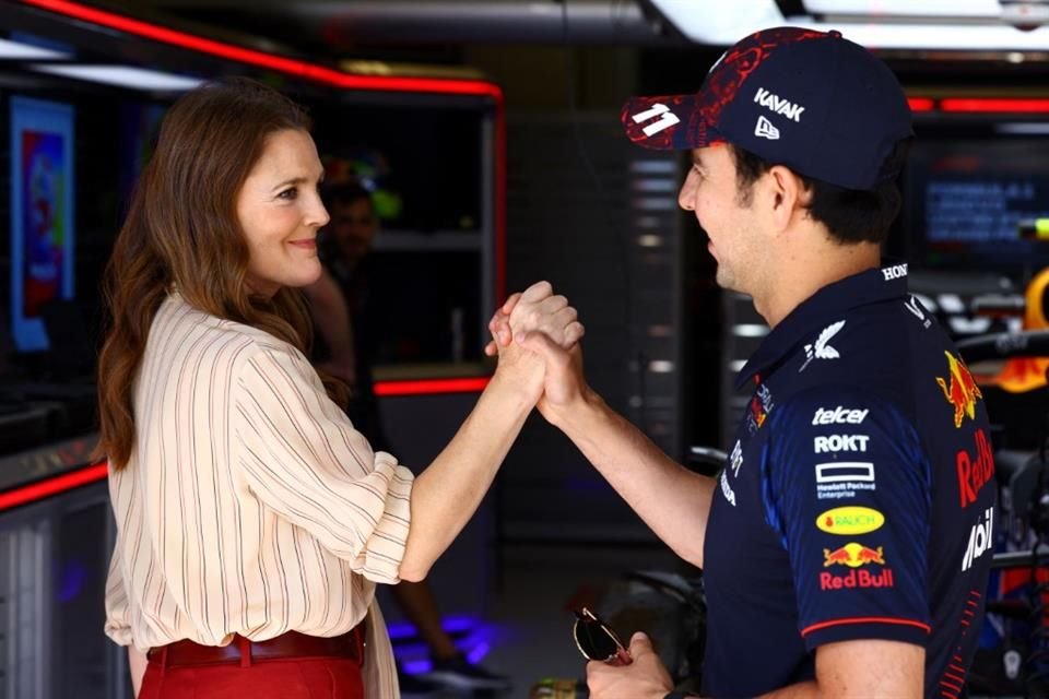 Drew Barrymore y Sergio Pérez en las actividades sociales rumbo al Gran Premio de Estados Unidos.