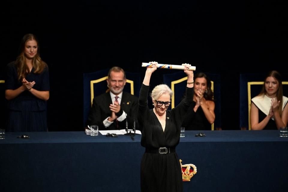 La actriz Meryl Streep recibió el premio Princesa de Asturias de las Artes por su aporte de carrera cinematográfica.