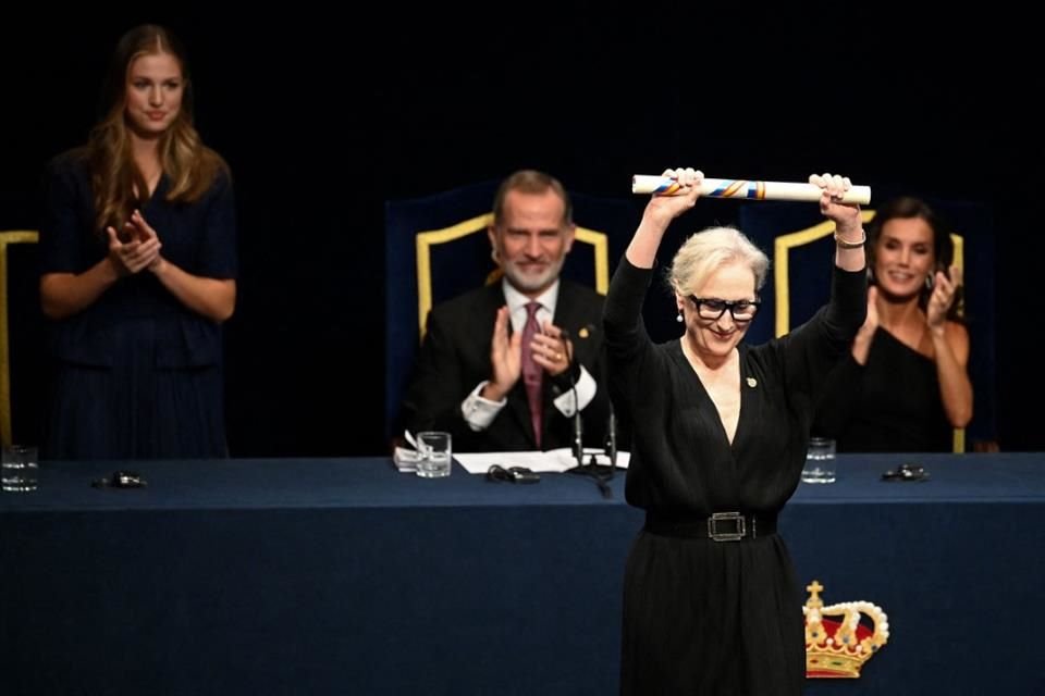 Victoriosa y agradecida, así fue la premiación de Meryl Streep en los Premios Princesa de Asturias.