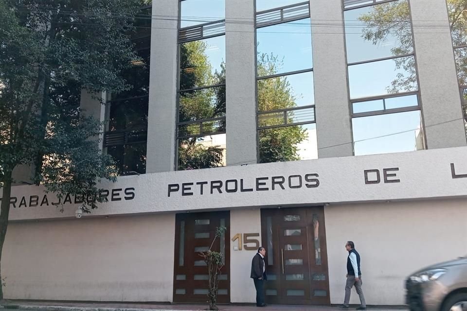 Petroleros recuerdan a quien fuera su líder durante casi tres décadas.