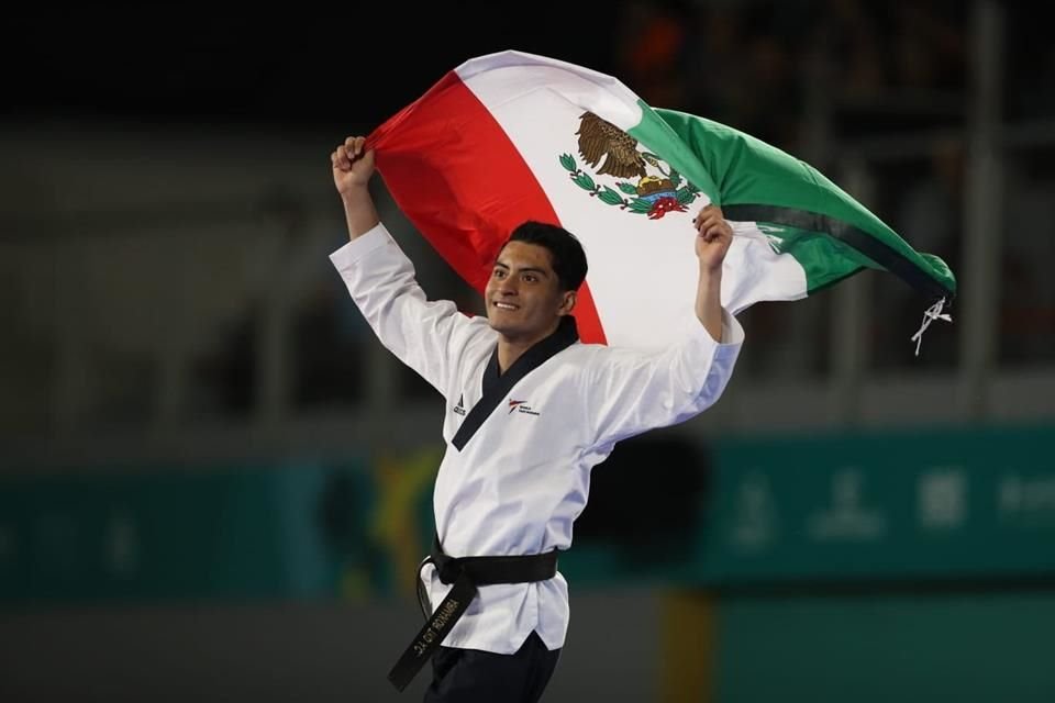 El mexicano William Arroyo se proclamó campeón en los Juegos Panamericanos Santiago 2023 con una victoria en la Final de Taekwondo Poomsae.