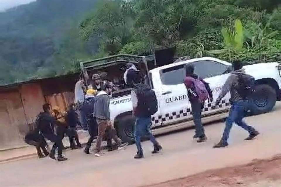 Tras 24 horas, habitantes de Oxchuc, en el centro de Chiapas, liberaron a los 6 elementos de GN que mantenían retenidos para exigir 15 mdp.