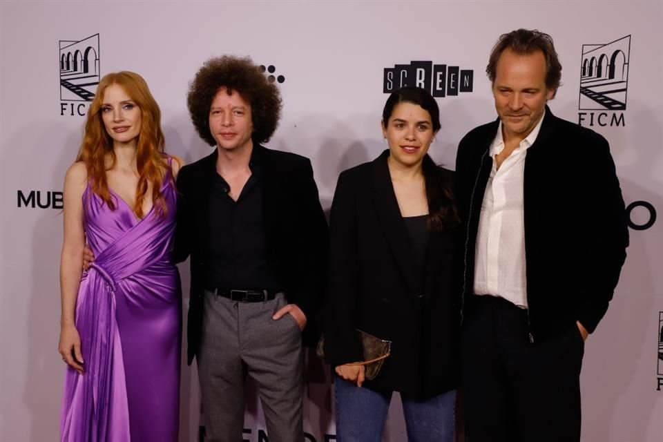 Famosos como Jessica Chastain, Diego Boneta, y más brillan en la premier de 'Memory', de Michel Franco, en el Festival de Cine de Morelia.