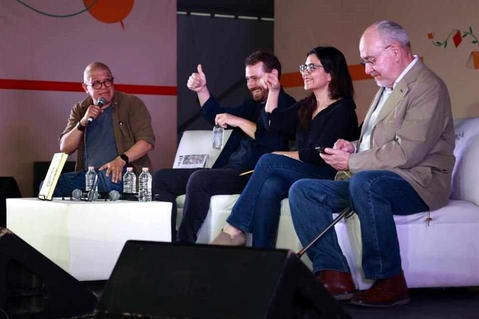 Rafael Pineda 'Rapé', David Bak Geler, Violeta Vázquez y Lorenzo Meyer elogiaron este domingo a la '4T' en el cierre de la FILZ.