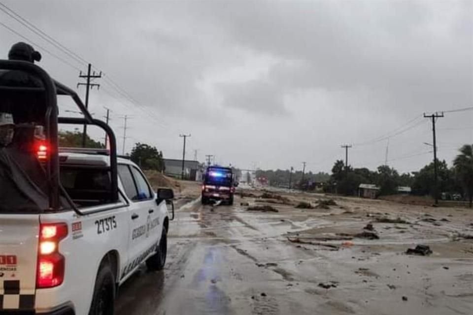 A horas del impacto de la tormenta 'Norma', en Sinaloa ya se reportan inundaciones y cierres de carreteras, sobre todo al norte del Estado.