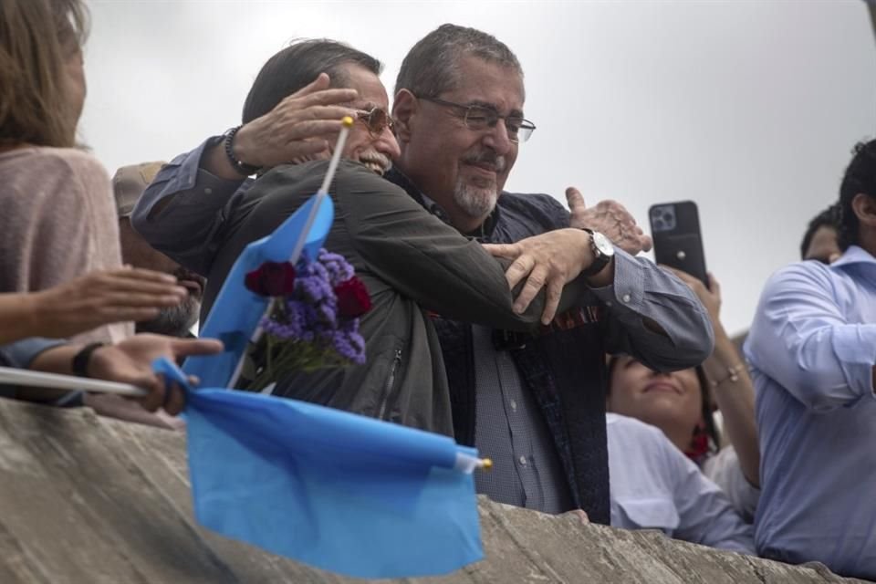 El Presidente electo de Guatemala, Bernardo Arévalo, durante una conmemoración de la revolución el 20 de octubre.