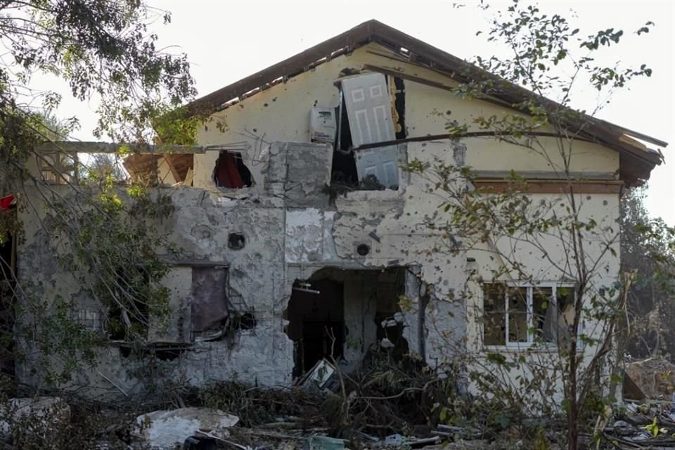 Así quedó una de las casas en el kibutz de Beeri.