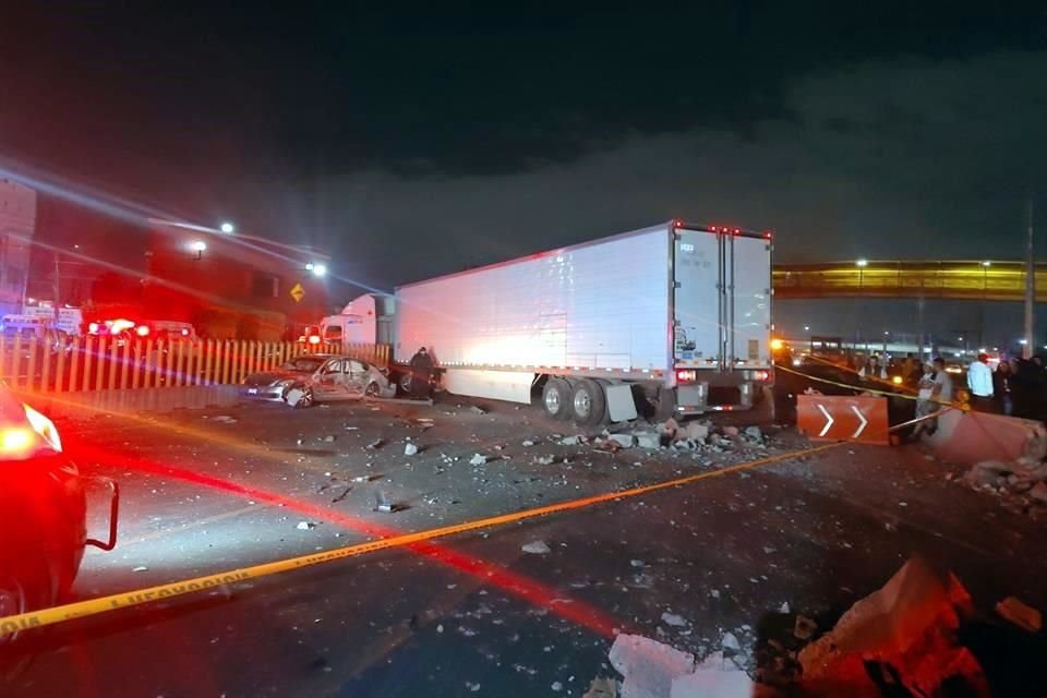 El conductor perdió el control del vehículo y, a su paso, arrolló a varios automóviles que circulaban por la autopista.