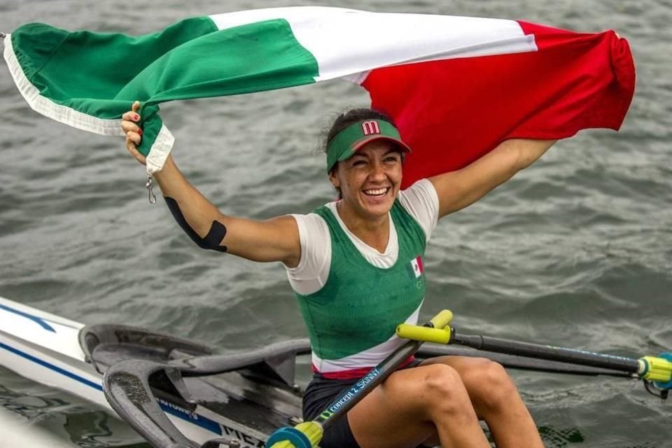 Kenia Lechuga inició en el remo en la presa de Santiago, en Nuevo León, hace 17 años.