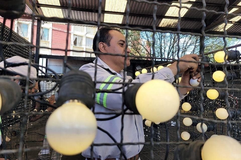 En solidaridad con el estado de Guerrero, autoridades pospusieron el encendido de luces por Día de Muertos.