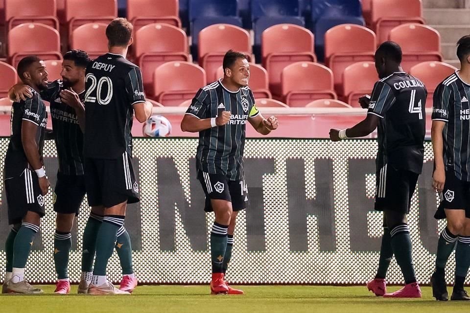 Chicharito se reencontró con el gol y ya suma 8 tantos en la temporada.