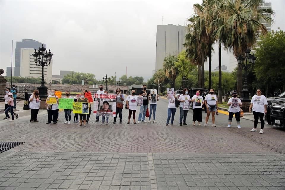 Familiares bloquearon Zaragoza para exigir ser atendidos por las autoridades.