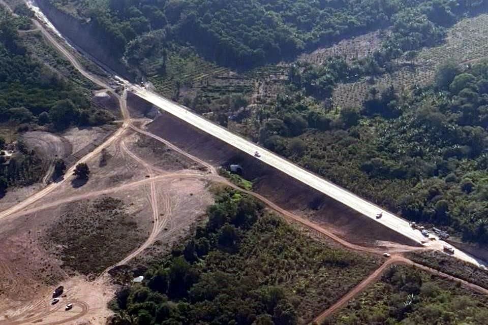 El tramo Las Varas-Puerto Vallarta, de la Vía Corta a Vallarta, detuvo su avance por un rescate arqueológico.