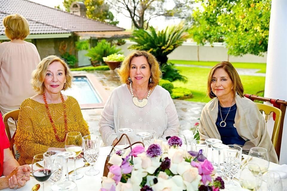 Mary Moyeda de Mercado, Cecilia Benavides de Albuerne y Maruca Rodríguez de Suberville