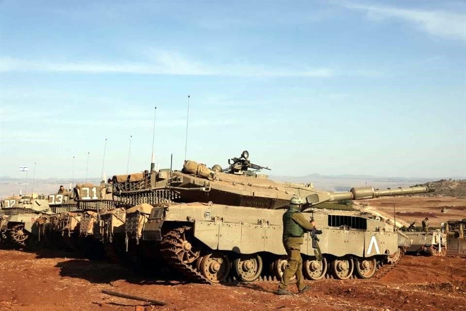 El Ejército israelí dijo que sus tropas y tanques entraron brevemente en el norte de Gaza.