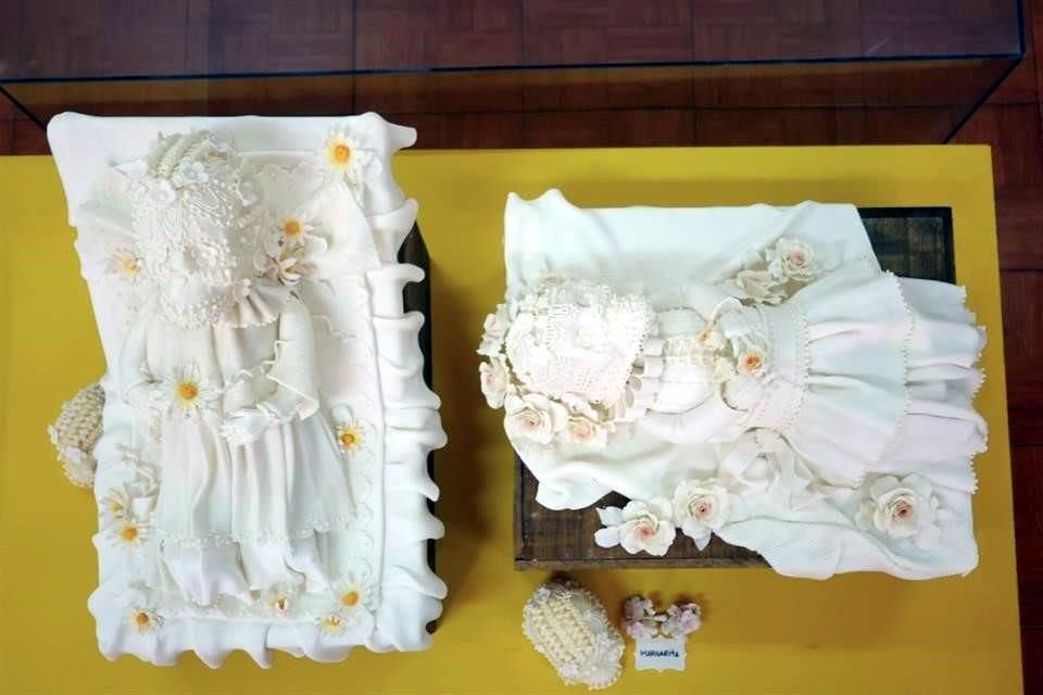 Las piezas de José Ignacio González, artista y repostero, forman parte de la muestra 'La dulce muerte niña', que se exhibe en el Museo del Alfeñique de Toluca.